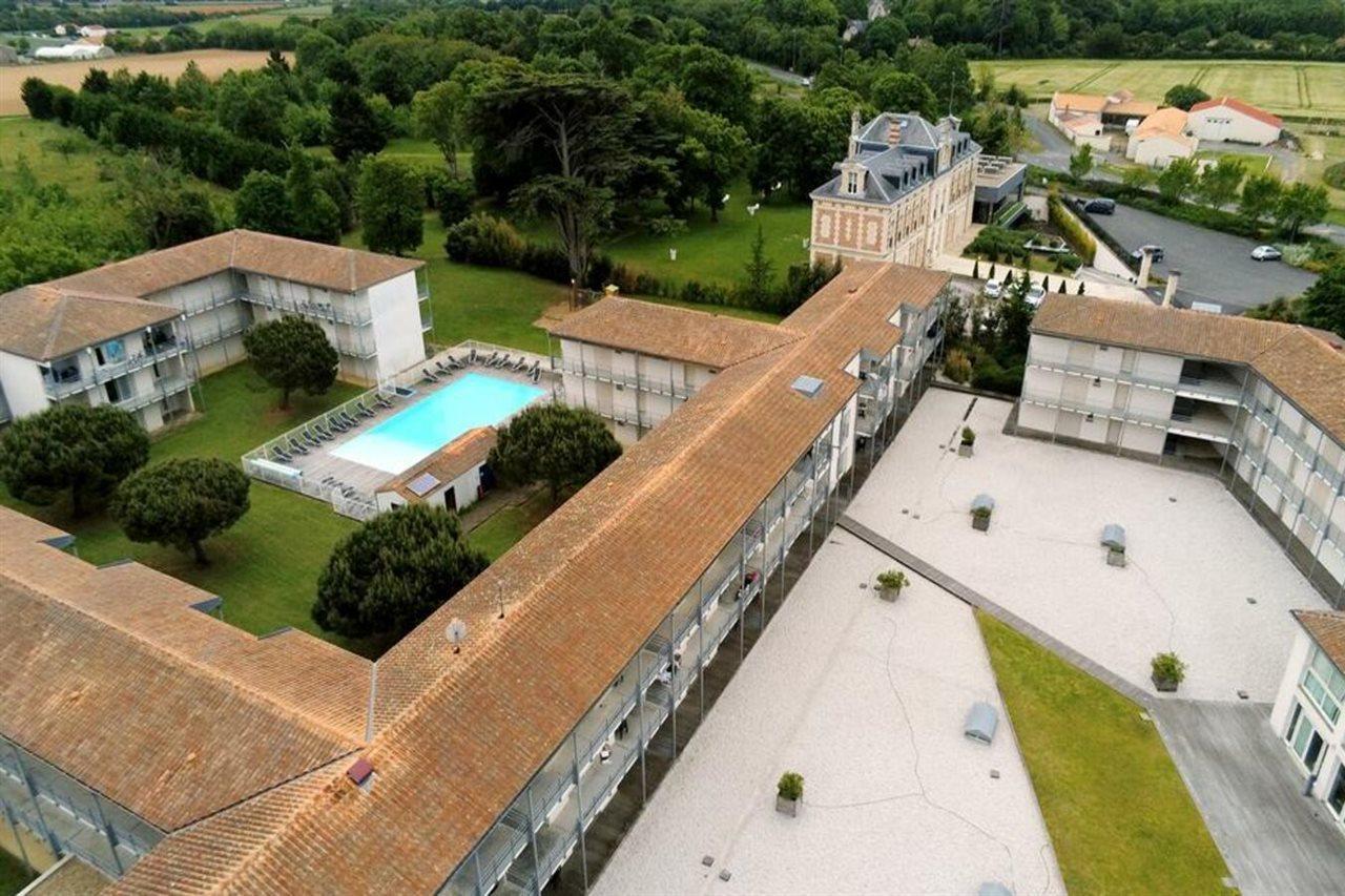 Vacanceole - Le Domaine Du Chateau - La Rochelle / Ile De Re Aparthotel Lagord Exterior photo