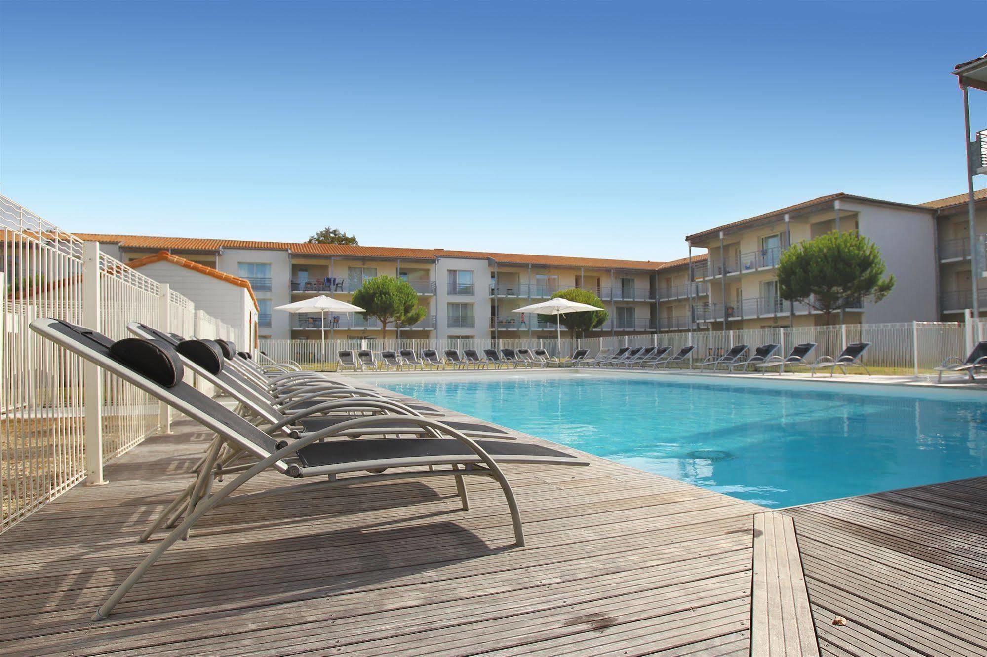 Vacanceole - Le Domaine Du Chateau - La Rochelle / Ile De Re Lagord Facilities photo